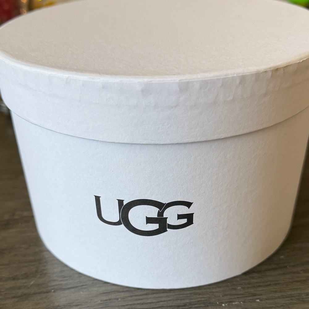 UGG Chestnut Shearling Earmuffs NWT - image 4